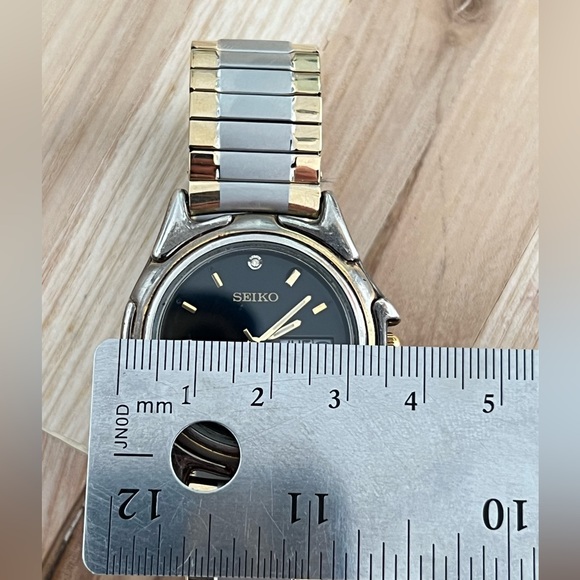 Seiko Men’s Watch Diamond Vintage Black Dial New Two Tone Stretch Bracelet Date - Picture 11 of 11
